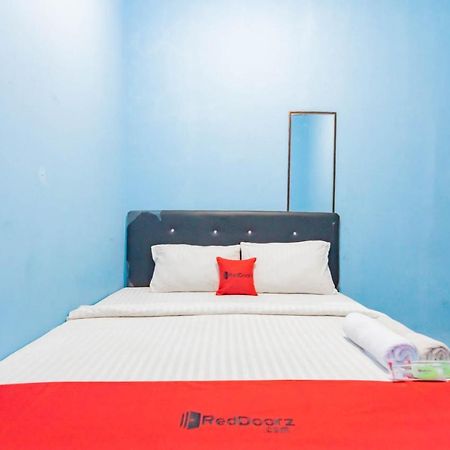 Reddoorz Syariah At Jl Pangeran Hidayatullah Cianjur Hotel Exterior foto