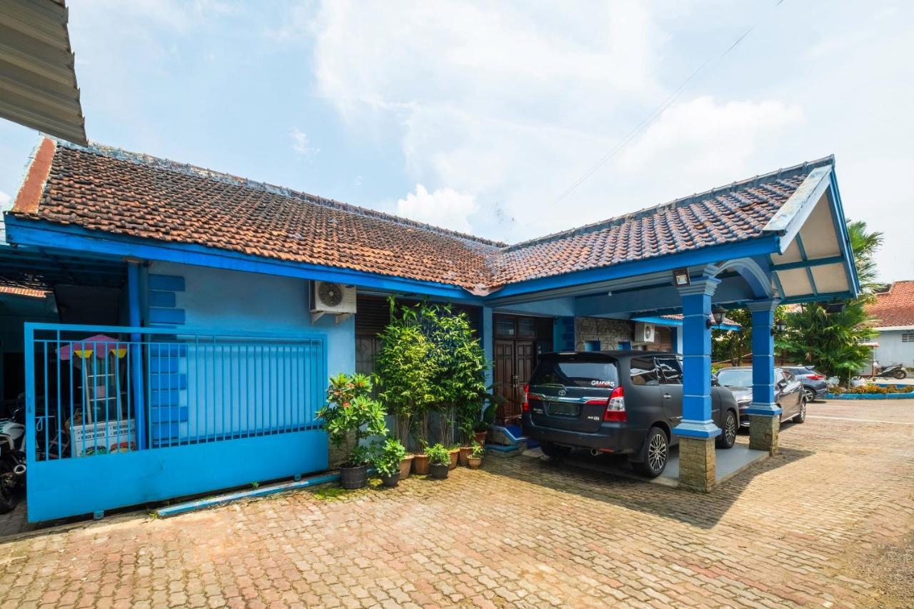 Reddoorz Syariah At Jl Pangeran Hidayatullah Cianjur Hotel Exterior foto