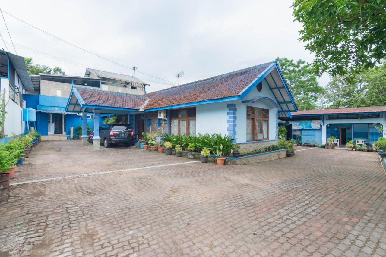 Reddoorz Syariah At Jl Pangeran Hidayatullah Cianjur Hotel Exterior foto